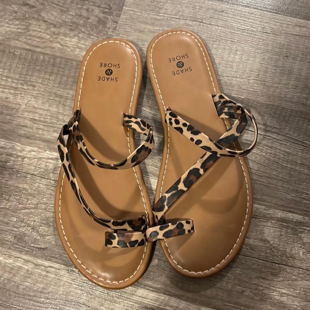 New cheetah sandals size 7